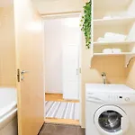 Апартаменты Lovely 5 Min Walk From Old Town And Seaside *