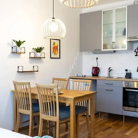 Lovely 5 Min Walk From Old Town And Seaside Апартаменты